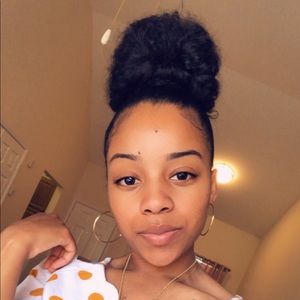 Meet your Posher, Jonique